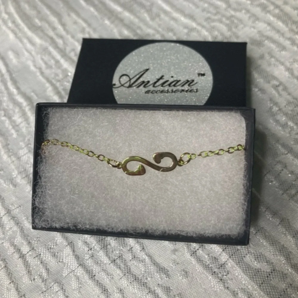 Antian Accessories™ Stainless Steel S-Shaped Charm Bracelet – Gold Tone